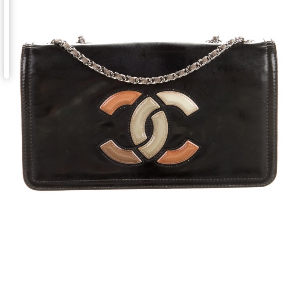 CHANEL Black and Cream Shoulder Bag with Chain Strap